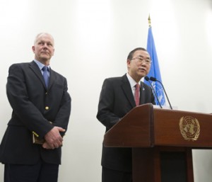 Swedish scientist Ake Sellstrom, chief of the United Nations mission to inspect chemical weapons use in Syria, stands next to UN Secretary General Ban Ki-Moon chemical weapons investiaSecretary-General speaks to correspondents before his meeting with Ǻke Sellström