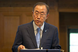 United Nations Secretary General Ban Ki-Moon urges all sides to give UN inspectors time to complete their investigation into alleged chemical weapons attacks in Syria. (UN photo)