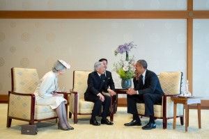 President Barack Obama talks with Emperor Akihito and Empress Michiko during a state call at the Imperial Palace in Tokyo, Japan, April 24, 2014. (Official White House Photo by Pete Souza)