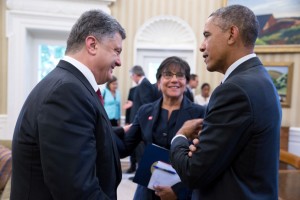 President Barack Obama talks with President Petro Poroshenko of Ukraine and Commerce Secretary Penny Pritzker following a bilateral meeting in the Oval Office, Sept. 18, 2014. (Official White House Photo by Pete Souza)