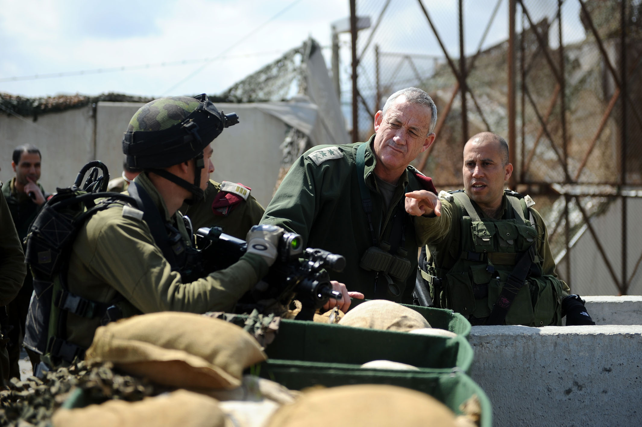 Lt. Gen. Benny Gantz briefs soldiers, 2012. (Israeli Defense Forces via Flickr)