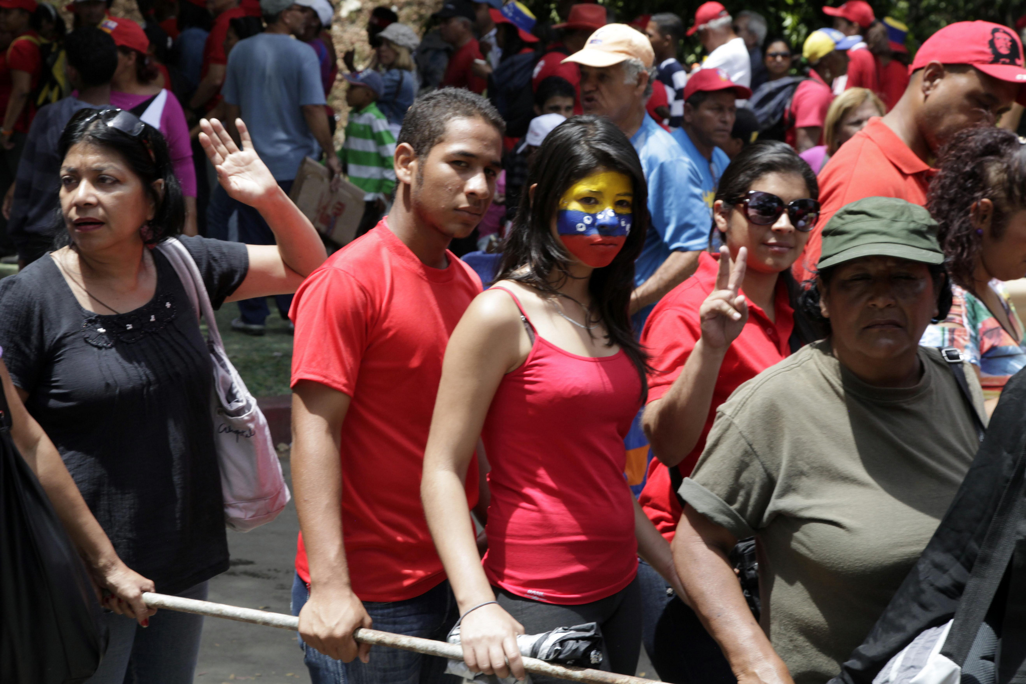 Crowds paying their respects to Hugo Chávez Frías, Military Academy, March 2013. (Cancillería del Ecuador via Flickr)