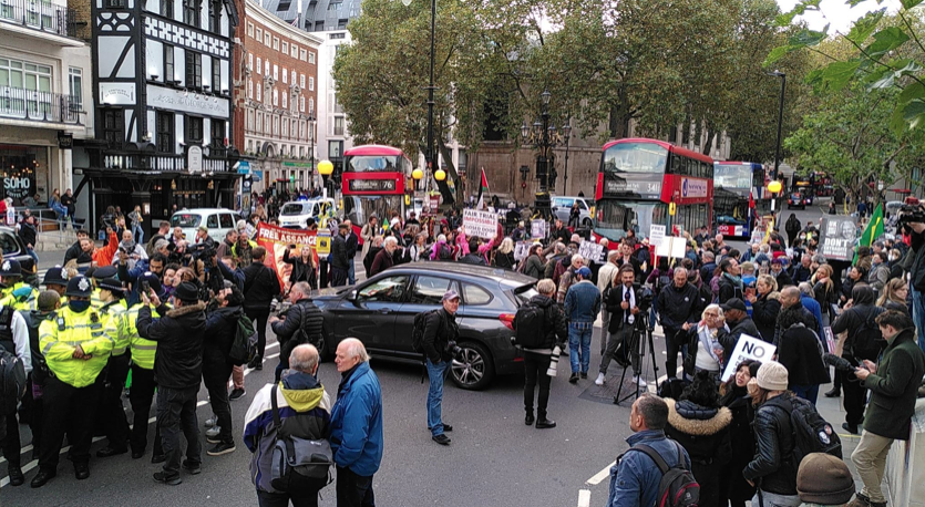 Assange supporters blockading court entrance