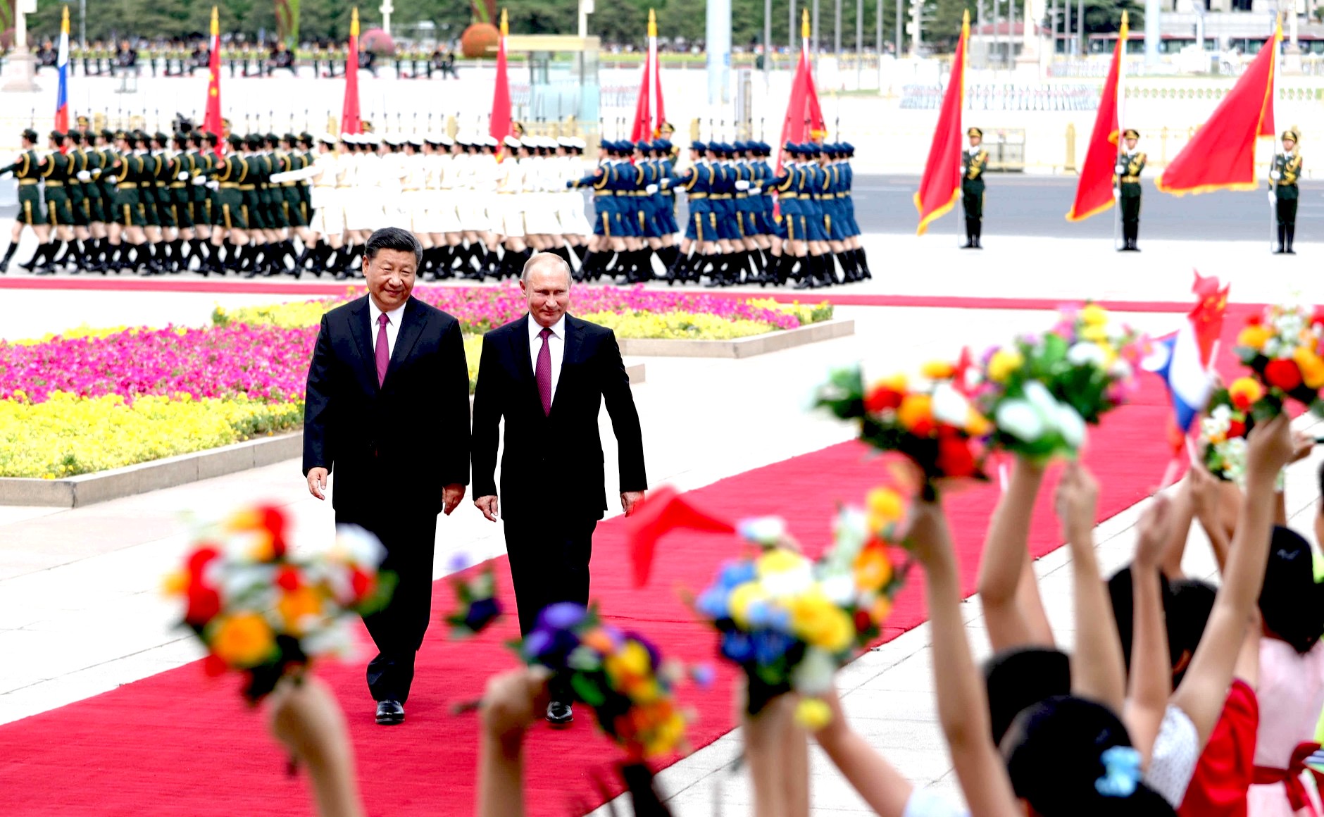 China’s President Xi Jinping and Vladimir Putin during welcoming reception for the Russian president in Beijing, June 2018. (Kremlin.ru, CC BY 4.0, Wikimedia Commons)