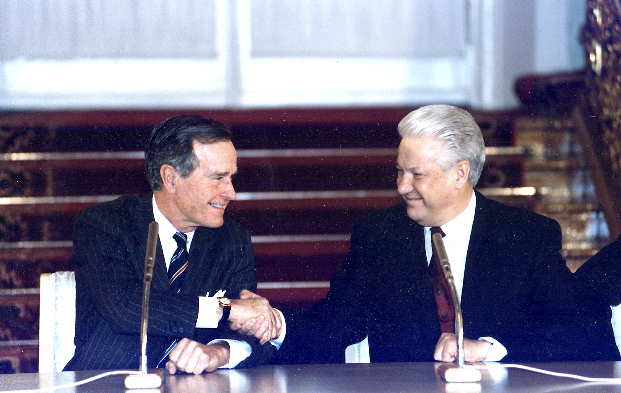 Ратифицирована ссср. СНВ 2 Ельцин Буш. Джордж Буш 1993 г.. Ельцин и Буш старший.