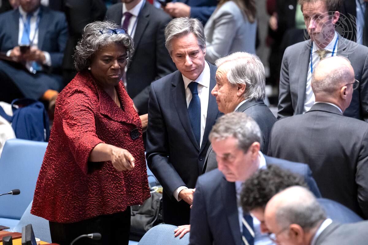 From left, U.S. Ambassador to the U.N. Linda Thomas-Greenfield with U.S. Secretary of State Antony Blinken and U.N. Secretary-General António Guterres ahead of the Security Council meeting on the situation in the Middle East on Oct. 24. Photo: Manuel Elías/UN Photo. 