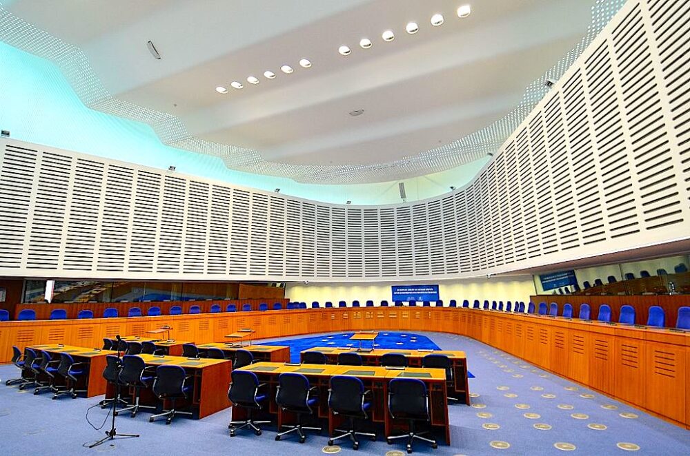 Courtroom at the European Court of Human Rights in Strasbourg. Photo: Adrian Grycuk/Wikimedia Commons. 