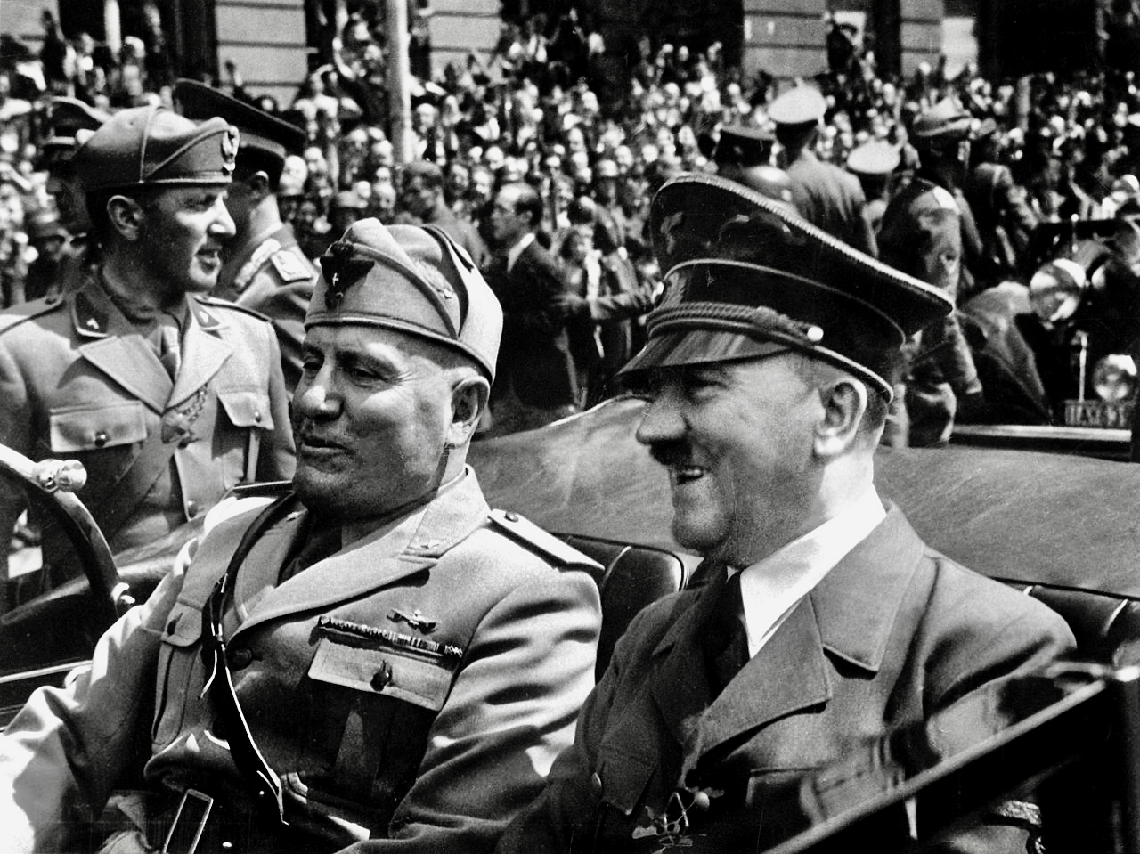 On Blackshirts & Reds: Remembering the Class Analysis of Michael Parenti